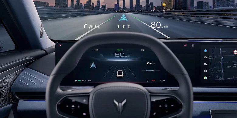 Больше и мощнее Toyota Camry, с полным приводом и гарантией 5 лет: Voyah Passion EVR представят в России в июле